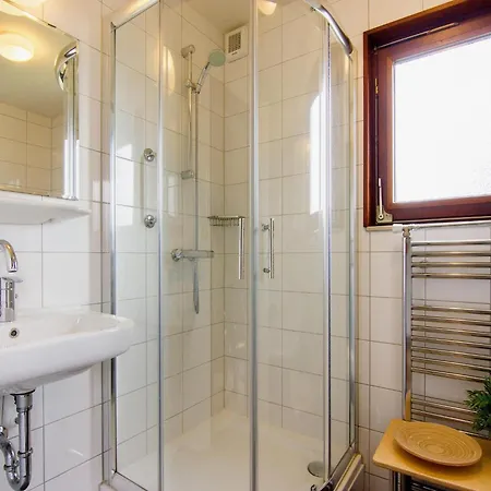 Detached In Reevallis * Vijlen