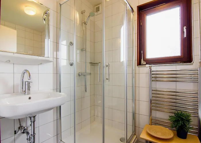 Detached In Reevallis * Vijlen