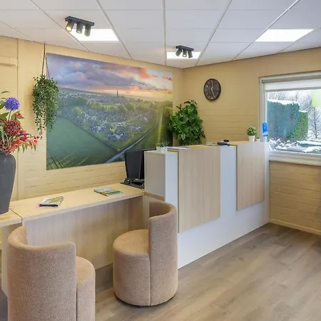 Detached In Reevallis Casa de Férias