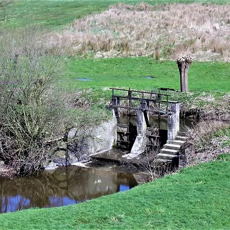 Detached In Reevallis Casa de Férias *